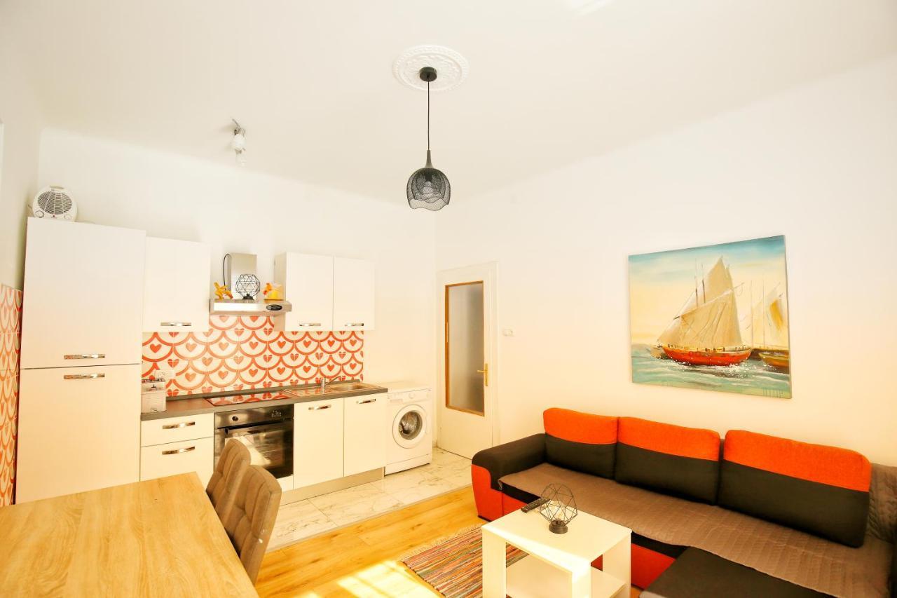 Family Apartment Rijeka Exteriör bild